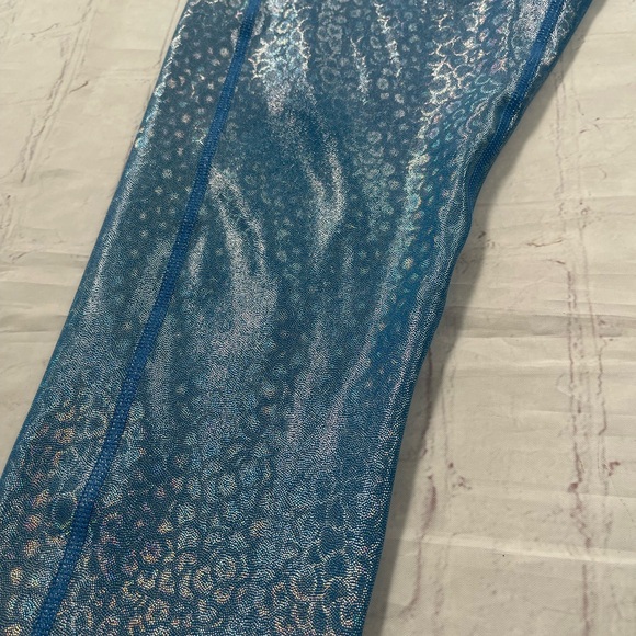 Zyia blue mermaid light n tight blue metallic crop leggings size 12 - Picture 2 of 9